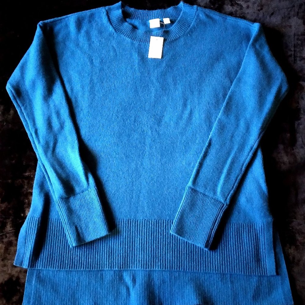 NWT GAP Wool Blend Blue Sweater